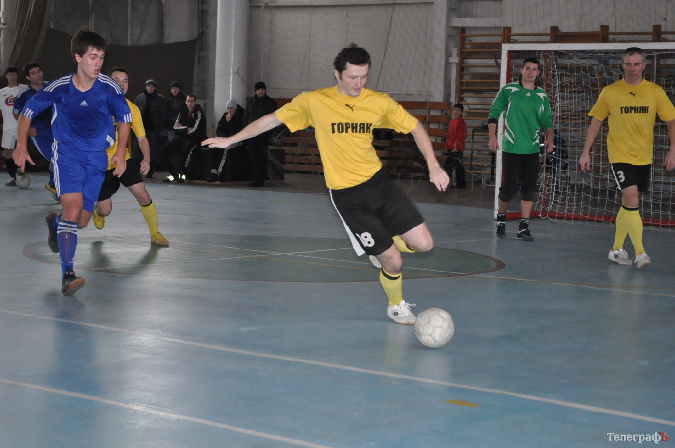 ФУТЗАЛ. Чемпионат Кременчуга. Первая победа «Нефтяника» и крах «Лукаса». ФУТЗАЛ. Чемпионат Кременчуга. Первая победа «Нефтяника» и крах «Лукаса».