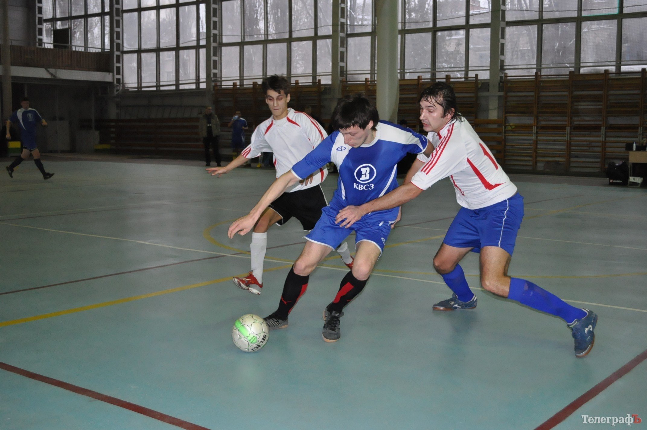 ФУТЗАЛ. Чемпионат Кременчуга. Первая победа «Нефтяника» и крах «Лукаса». ФУТЗАЛ. Чемпионат Кременчуга. Первая победа «Нефтяника» и крах «Лукаса».