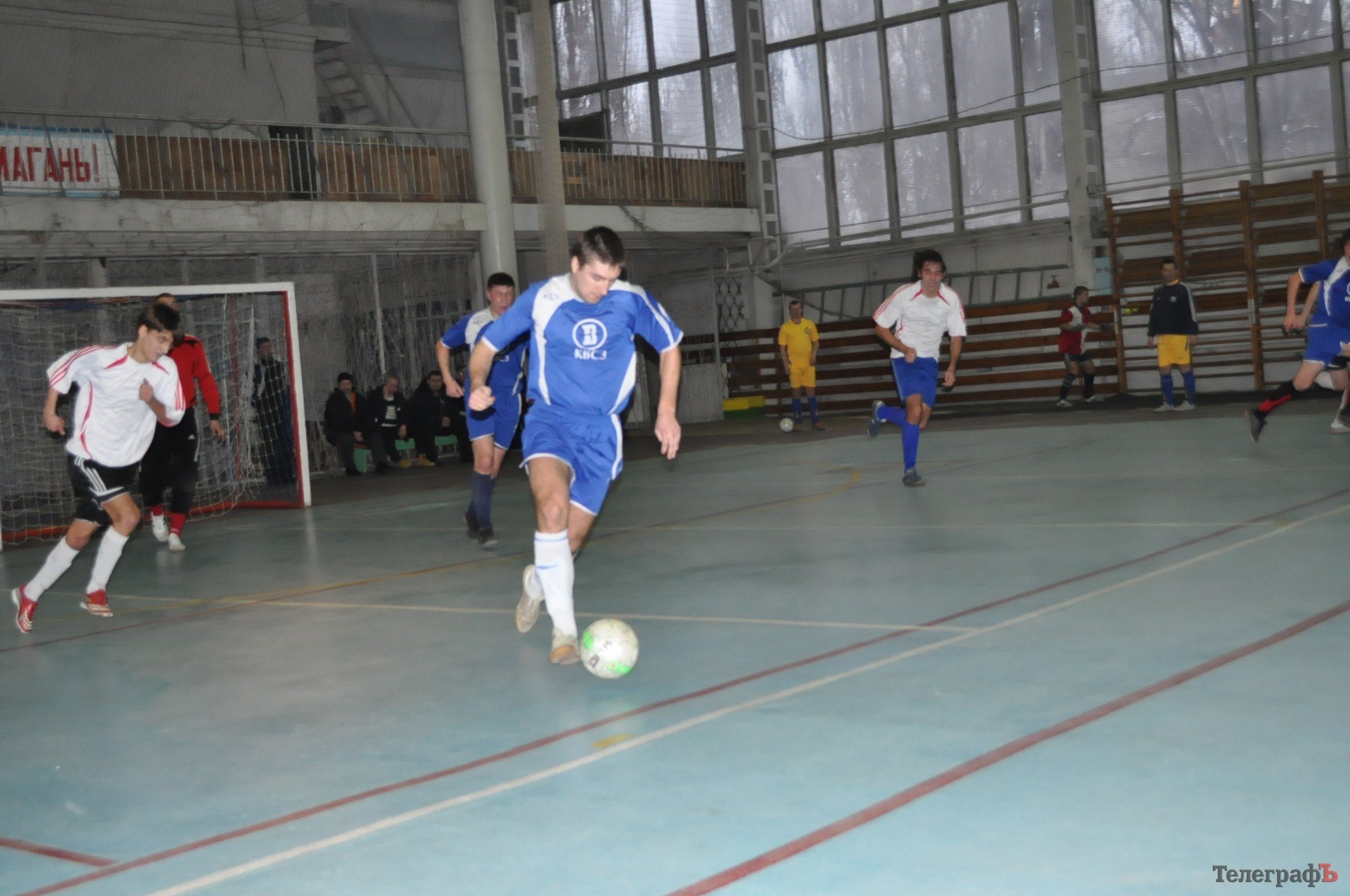 ФУТЗАЛ. Чемпионат Кременчуга. Первая победа «Нефтяника» и крах «Лукаса». ФУТЗАЛ. Чемпионат Кременчуга. Первая победа «Нефтяника» и крах «Лукаса».