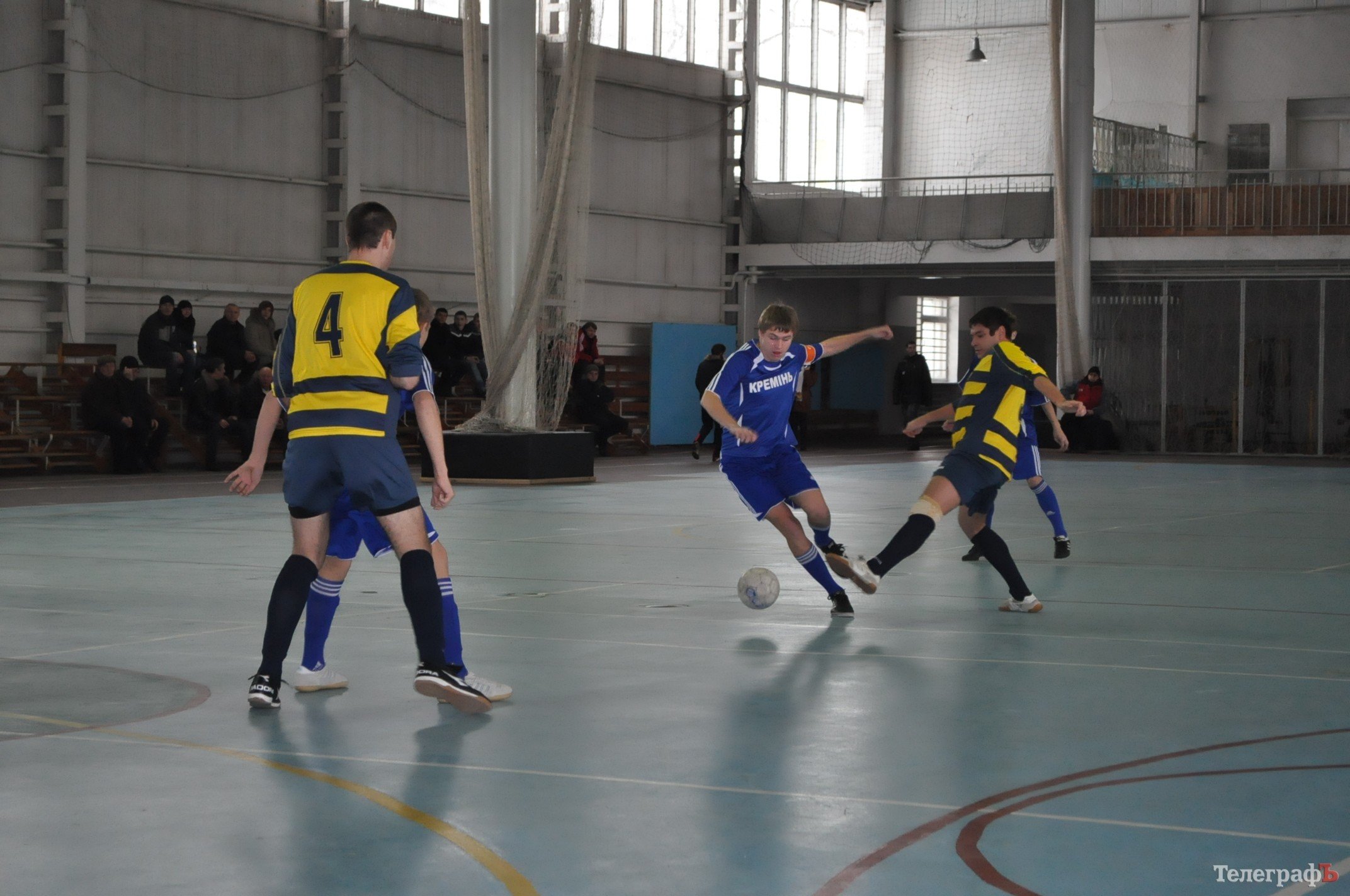 ФУТЗАЛ. Чемпионат Кременчуга. Первая победа «Нефтяника» и крах «Лукаса». ФУТЗАЛ. Чемпионат Кременчуга. Первая победа «Нефтяника» и крах «Лукаса».