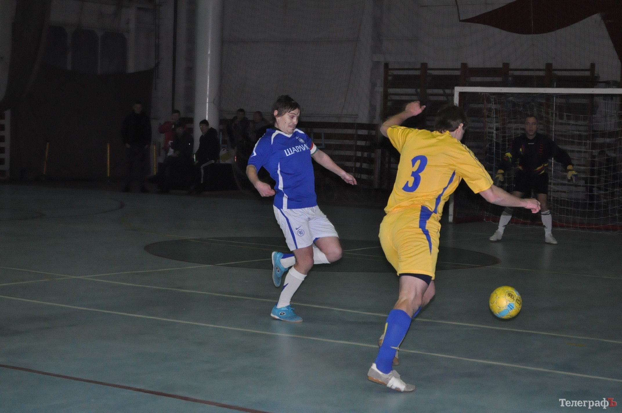 ФУТЗАЛ. Чемпионат Кременчуга. Первая победа «Нефтяника» и крах «Лукаса». ФУТЗАЛ. Чемпионат Кременчуга. Первая победа «Нефтяника» и крах «Лукаса».