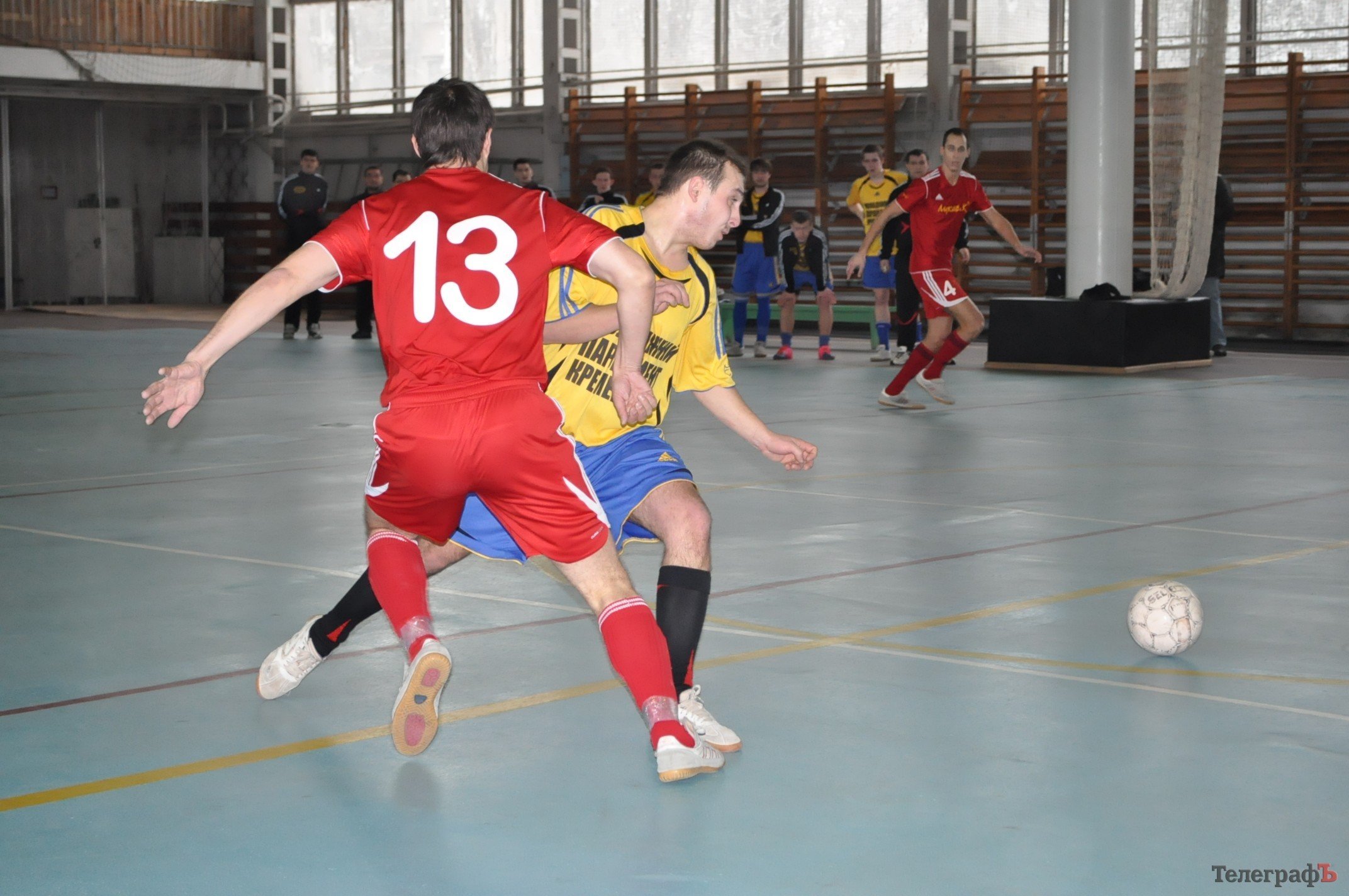 ФУТЗАЛ. Чемпионат Кременчуга. Первая победа «Нефтяника» и крах «Лукаса». ФУТЗАЛ. Чемпионат Кременчуга. Первая победа «Нефтяника» и крах «Лукаса».