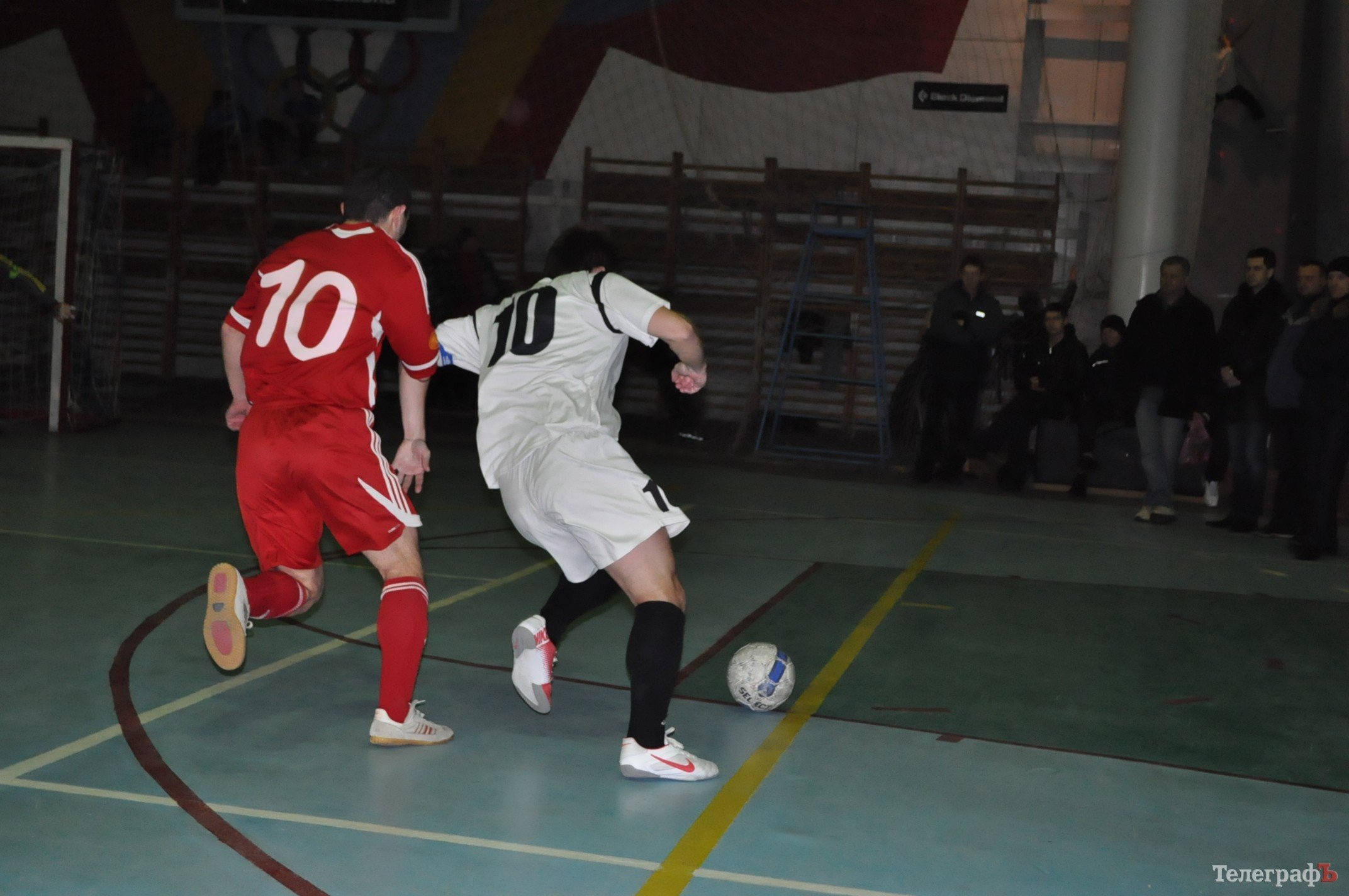 ФУТЗАЛ. "Лукас" показывает зубы ФУТЗАЛ. "Лукас" показывает зубы