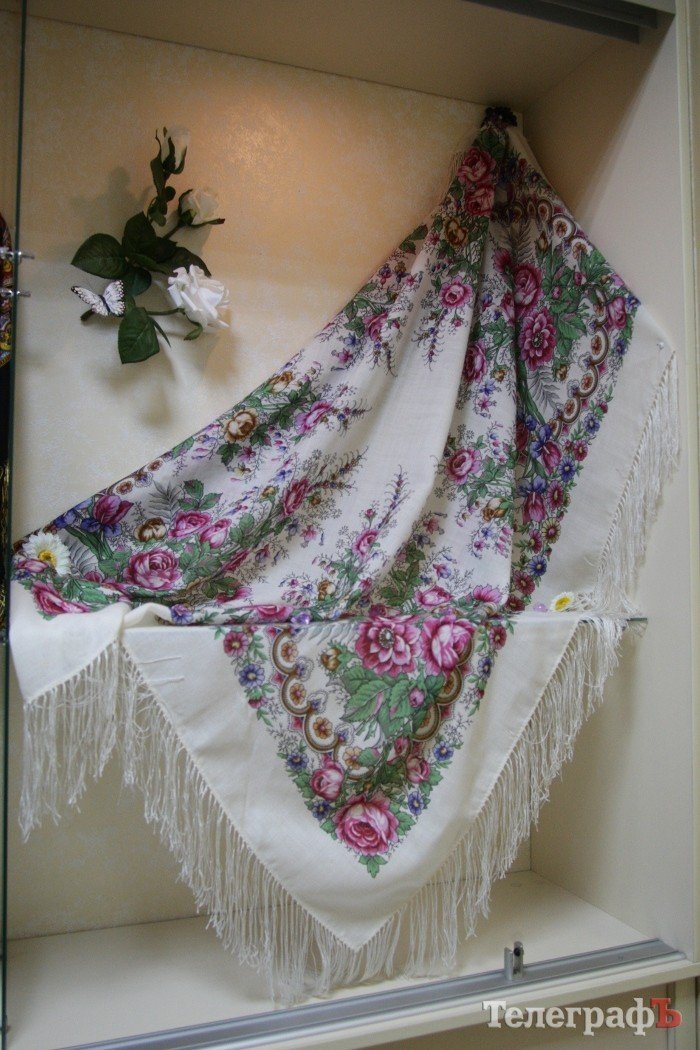 Платки всемирно известной Павлопосадской платочной мануфактуры Платки всемирно известной Павлопосадской платочной мануфактуры