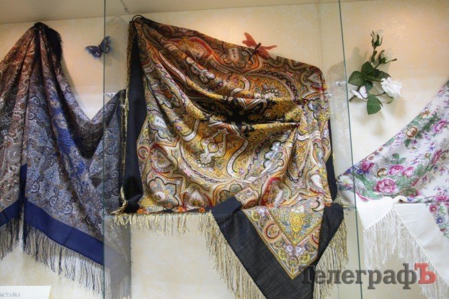 Платки всемирно известной Павлопосадской платочной мануфактуры Платки всемирно известной Павлопосадской платочной мануфактуры