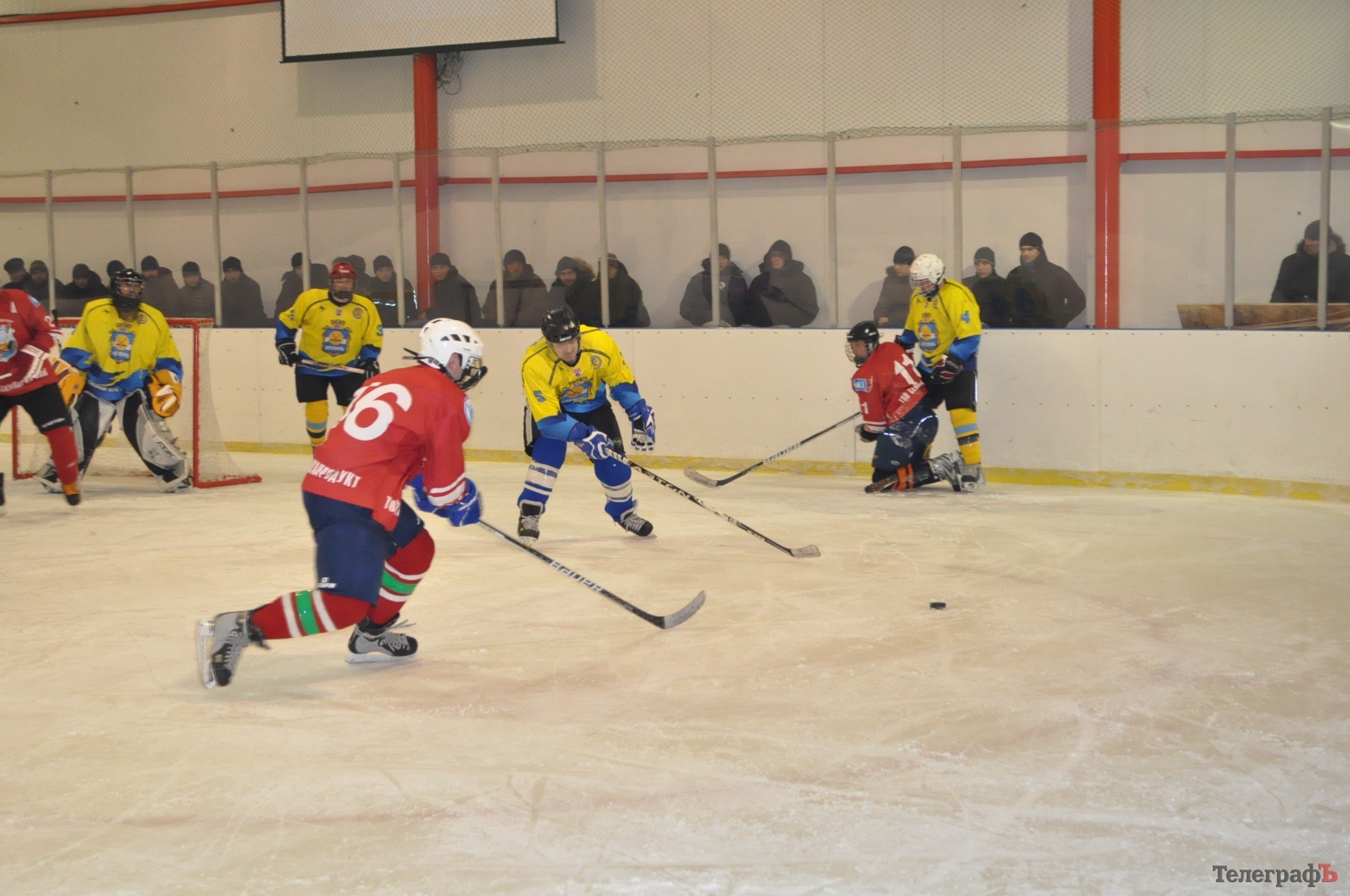 ХОККЕЙ. «Кременчуг» разгромил «Кремень» в местном дерби. ХОККЕЙ. «Кременчуг» разгромил «Кремень» в местном дерби.