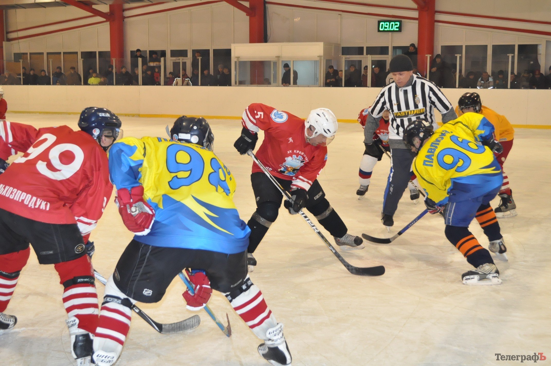 ХОККЕЙ. «Кременчуг» разгромил «Кремень» в местном дерби. ХОККЕЙ. «Кременчуг» разгромил «Кремень» в местном дерби.
