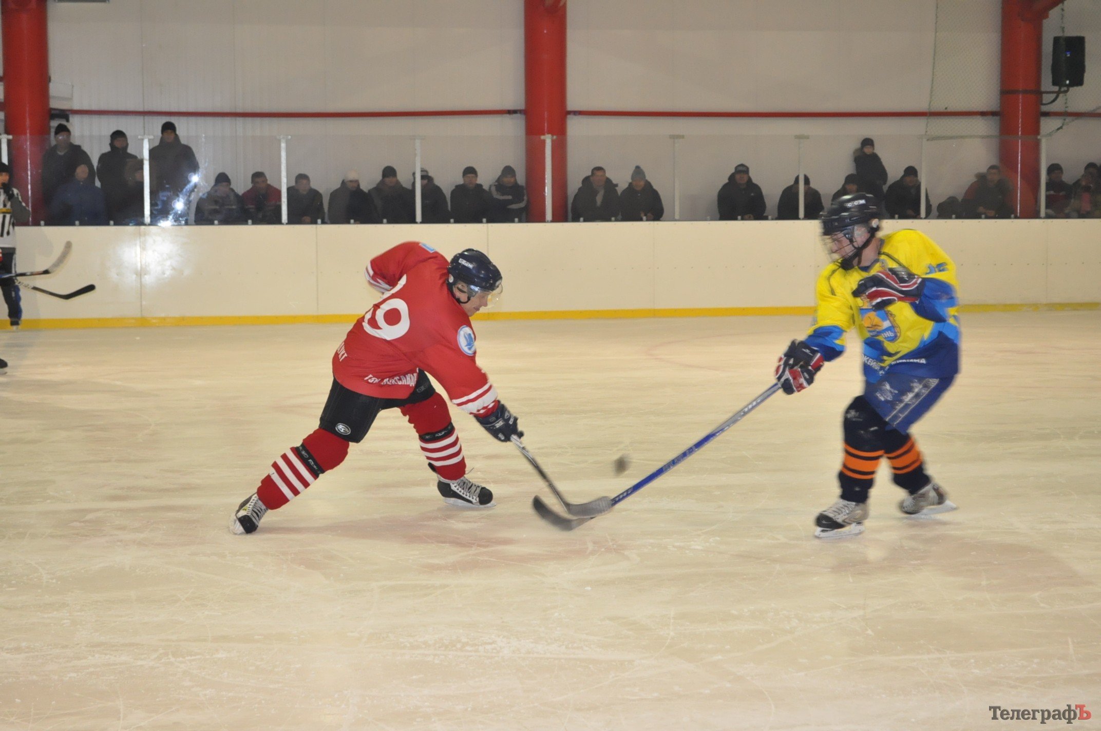 ХОККЕЙ. «Кременчуг» разгромил «Кремень» в местном дерби. ХОККЕЙ. «Кременчуг» разгромил «Кремень» в местном дерби.