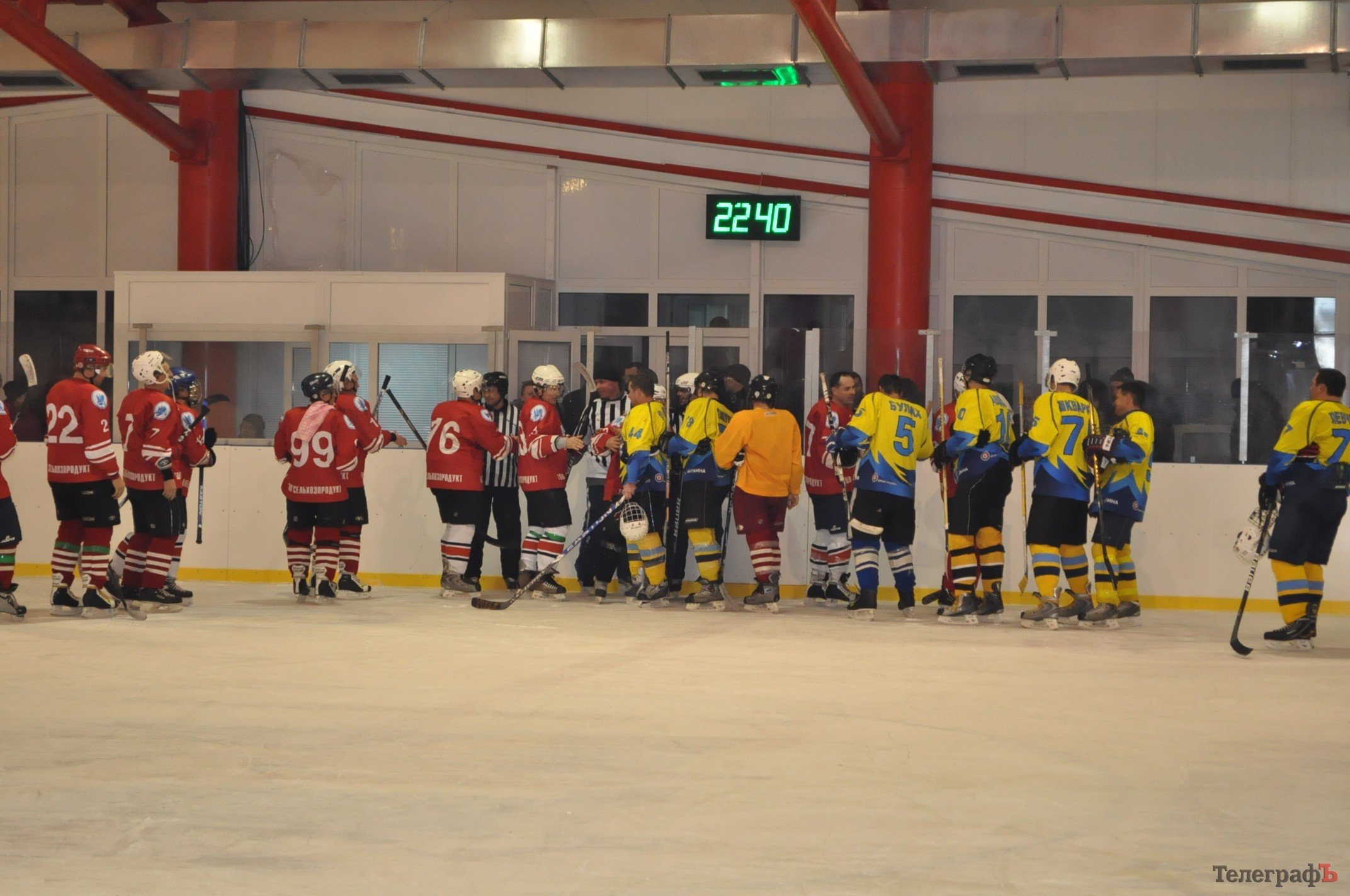 ХОККЕЙ. «Кременчуг» разгромил «Кремень» в местном дерби. ХОККЕЙ. «Кременчуг» разгромил «Кремень» в местном дерби.