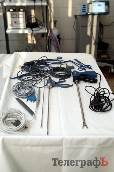 Хирургии 1-й горбольницы передали уникальное оборудование для операций (ФОТО) Хирургии 1-й горбольницы передали уникальное оборудование для операций (ФОТО)