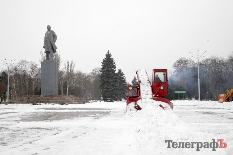 В мэрии стелют ковры Януковичу (ФОТО) В мэрии стелют ковры Януковичу (ФОТО)