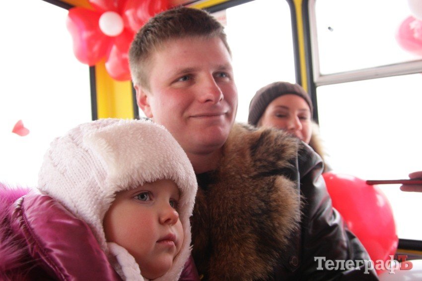 "Маршрутка любви" возила кременчужан за поцелуй (ФОТО, ВИДЕО) "Маршрутка любви" возила кременчужан за поцелуй (ФОТО, ВИДЕО)