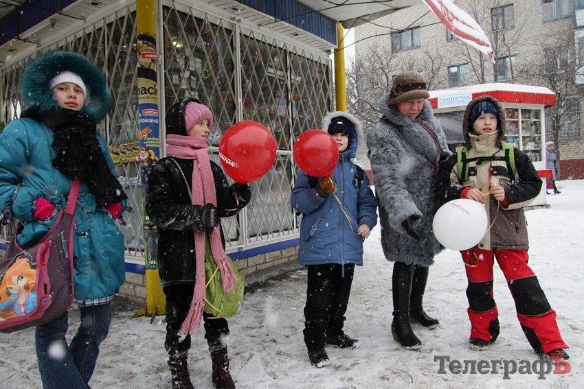 "Маршрутка любви" возила кременчужан за поцелуй (ФОТО, ВИДЕО) "Маршрутка любви" возила кременчужан за поцелуй (ФОТО, ВИДЕО)