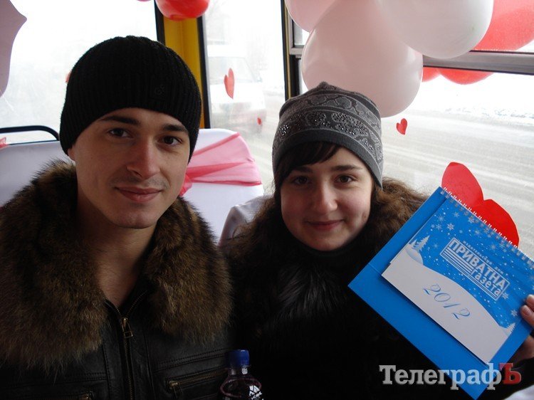 "Маршрутка любви" возила кременчужан за поцелуй (ФОТО, ВИДЕО) "Маршрутка любви" возила кременчужан за поцелуй (ФОТО, ВИДЕО)