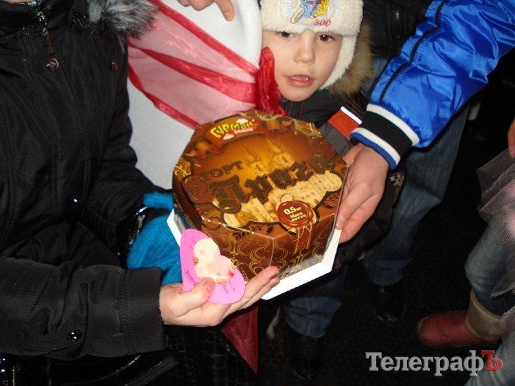 "Маршрутка любви" возила кременчужан за поцелуй (ФОТО, ВИДЕО) "Маршрутка любви" возила кременчужан за поцелуй (ФОТО, ВИДЕО)