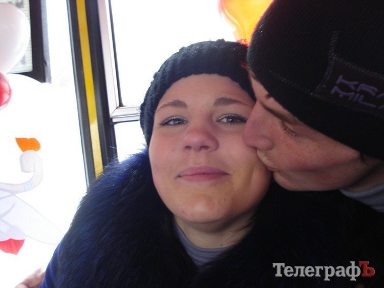 "Маршрутка любви" возила кременчужан за поцелуй (ФОТО, ВИДЕО) "Маршрутка любви" возила кременчужан за поцелуй (ФОТО, ВИДЕО)