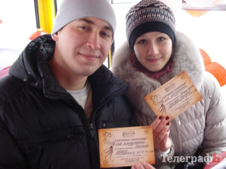 "Маршрутка любви" возила кременчужан за поцелуй (ФОТО, ВИДЕО) "Маршрутка любви" возила кременчужан за поцелуй (ФОТО, ВИДЕО)