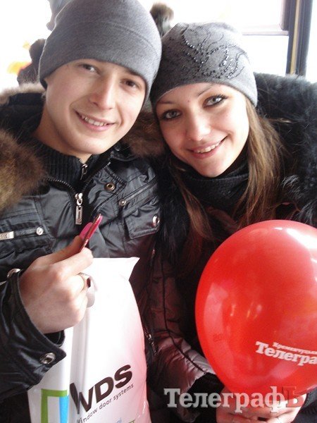 "Маршрутка любви" возила кременчужан за поцелуй (ФОТО, ВИДЕО) "Маршрутка любви" возила кременчужан за поцелуй (ФОТО, ВИДЕО)