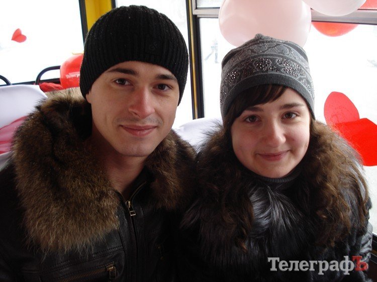 "Маршрутка любви" возила кременчужан за поцелуй (ФОТО, ВИДЕО) "Маршрутка любви" возила кременчужан за поцелуй (ФОТО, ВИДЕО)