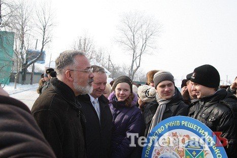 Янукович в Потоках открыл учебно-оздоровительный комплекс Кременчугского педучилища им. А.С.Макаренко Янукович в Потоках открыл учебно-оздоровительный комплекс Кременчугского педучилища им. А.С.Макаренко