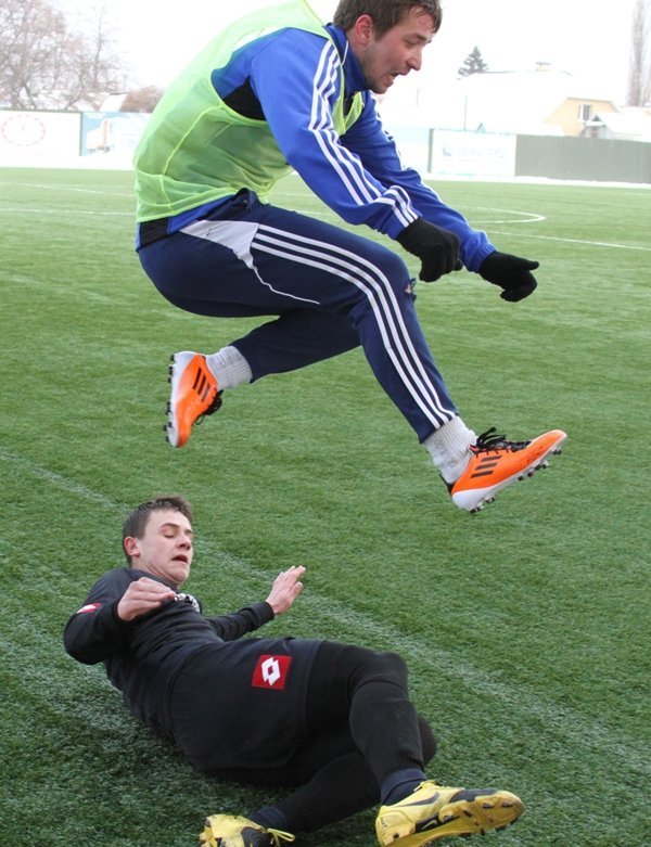 ФУТБОЛ. Контрольный матч. «Кремень» - «Горняк-Спорт» 2:0. ФУТБОЛ. Контрольный матч. «Кремень» - «Горняк-Спорт» 2:0.