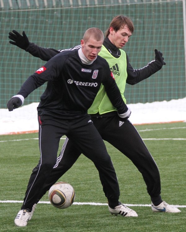 ФУТБОЛ. Контрольный матч. «Кремень» - «Горняк-Спорт» 2:0. ФУТБОЛ. Контрольный матч. «Кремень» - «Горняк-Спорт» 2:0.