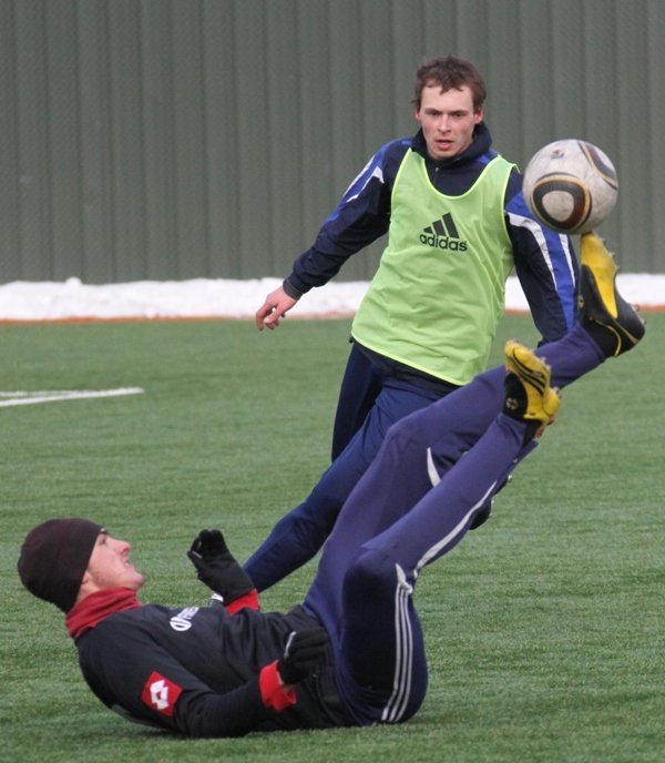 ФУТБОЛ. Контрольный матч. «Кремень» - «Горняк-Спорт» 2:0. ФУТБОЛ. Контрольный матч. «Кремень» - «Горняк-Спорт» 2:0.