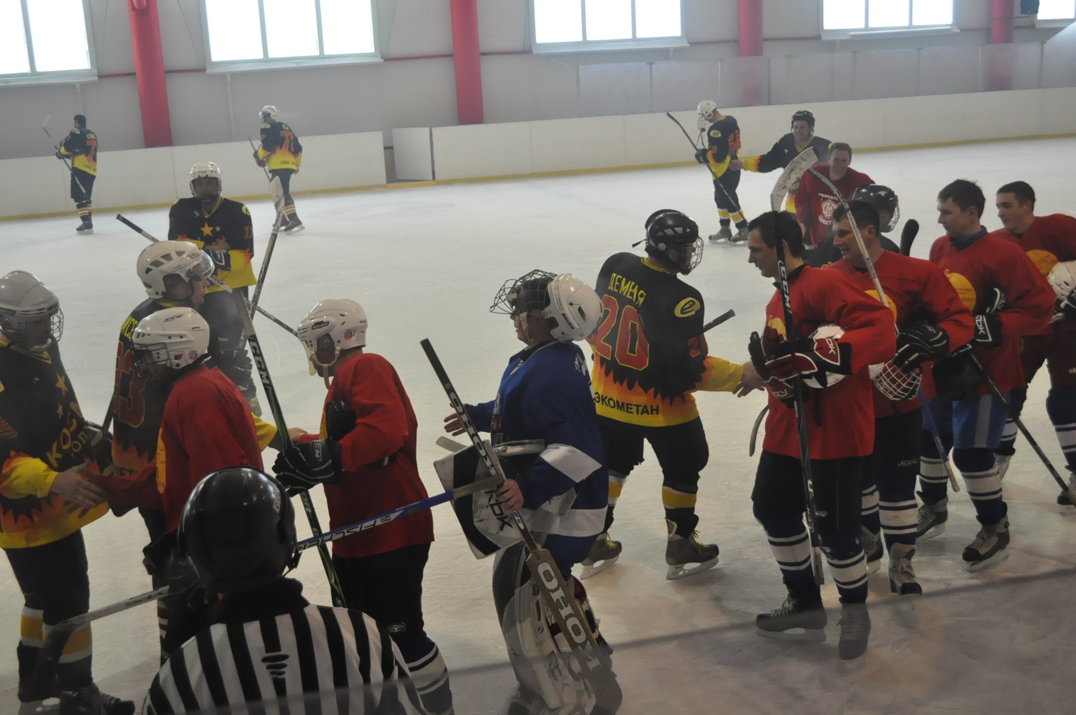 ХОККЕЙ. ХК «Кременчуг» и ХК «Лохвица» определят сильнейшую команду Полтавщины. ХОККЕЙ. ХК «Кременчуг» и ХК «Лохвица» определят сильнейшую команду Полтавщины.