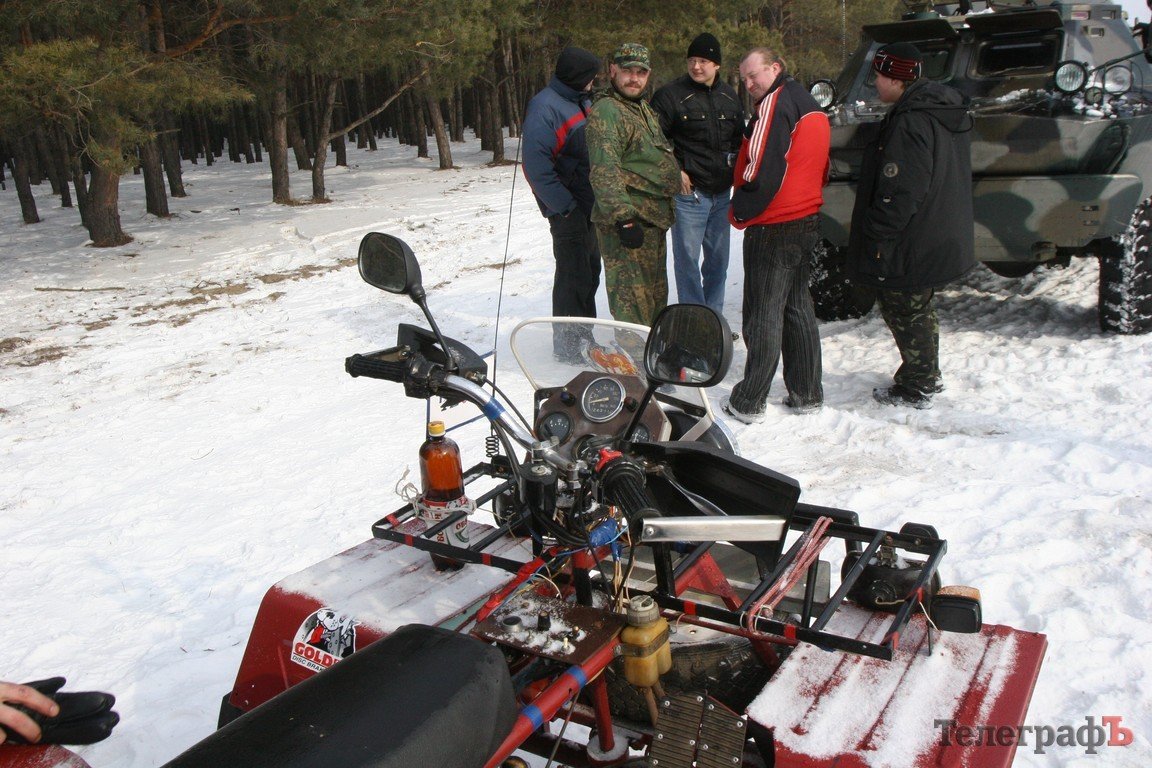Под Кременчугом прошел фестиваль парапланеризма и автотехники (ФОТО) Под Кременчугом прошел фестиваль парапланеризма и автотехники (ФОТО)