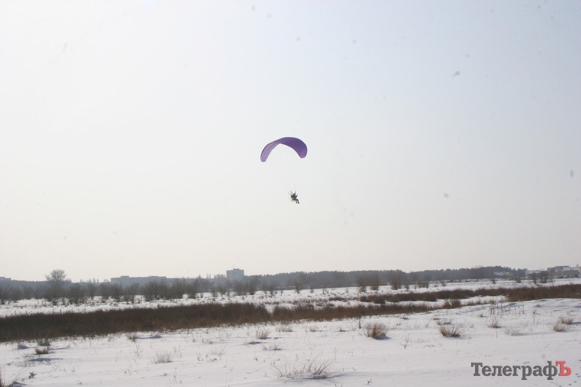 Под Кременчугом прошел фестиваль парапланеризма и автотехники (ФОТО) Под Кременчугом прошел фестиваль парапланеризма и автотехники (ФОТО)