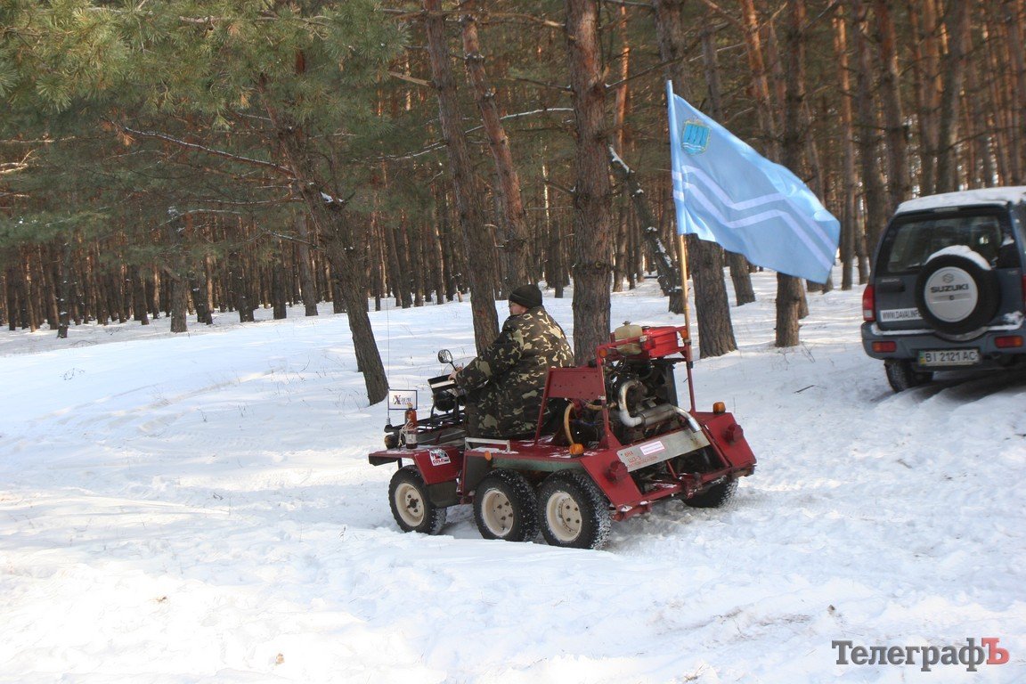 Под Кременчугом прошел фестиваль парапланеризма и автотехники (ФОТО) Под Кременчугом прошел фестиваль парапланеризма и автотехники (ФОТО)