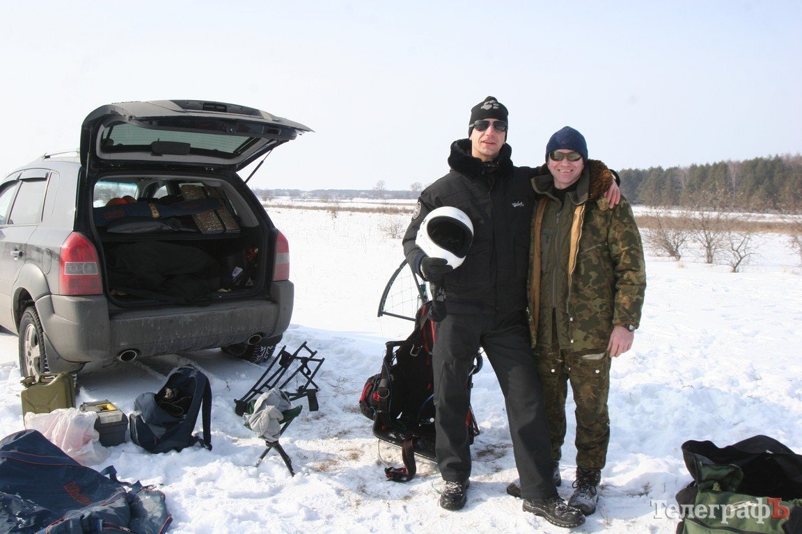 Под Кременчугом прошел фестиваль парапланеризма и автотехники (ФОТО) Под Кременчугом прошел фестиваль парапланеризма и автотехники (ФОТО)