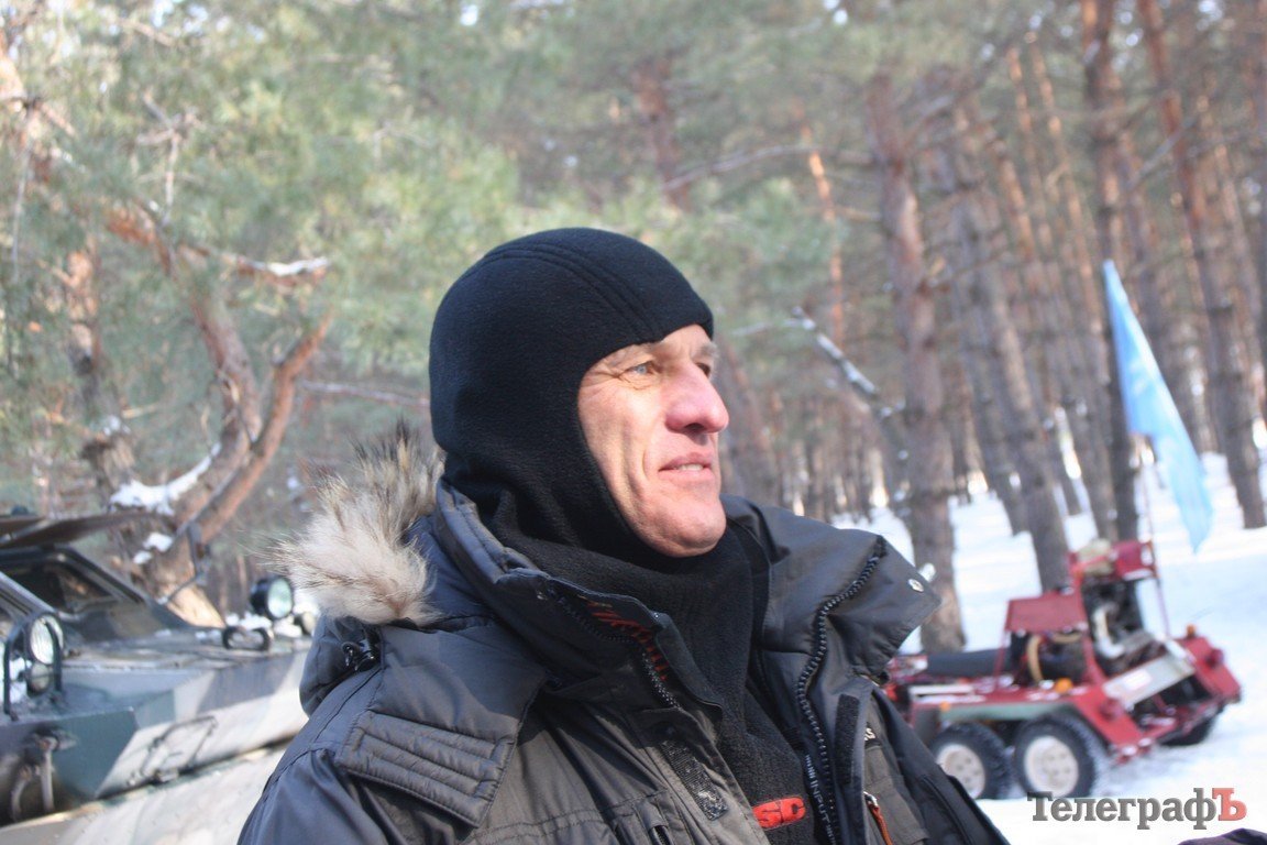 Под Кременчугом прошел фестиваль парапланеризма и автотехники (ФОТО) Под Кременчугом прошел фестиваль парапланеризма и автотехники (ФОТО)