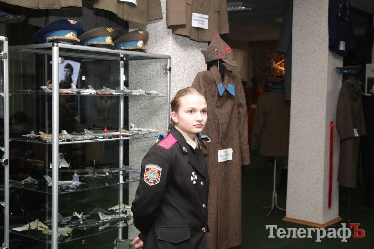 В Кременчугской городской художественной галерее открылась выставка «Небо войны» (ФОТО) В Кременчугской городской художественной галерее открылась выставка «Небо войны» (ФОТО)