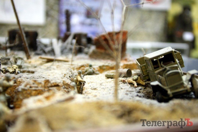 В Кременчугской городской художественной галерее открылась выставка «Небо войны» (ФОТО) В Кременчугской городской художественной галерее открылась выставка «Небо войны» (ФОТО)