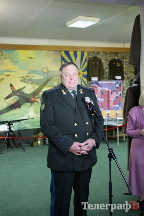 В Кременчугской городской художественной галерее открылась выставка «Небо войны» (ФОТО) В Кременчугской городской художественной галерее открылась выставка «Небо войны» (ФОТО)