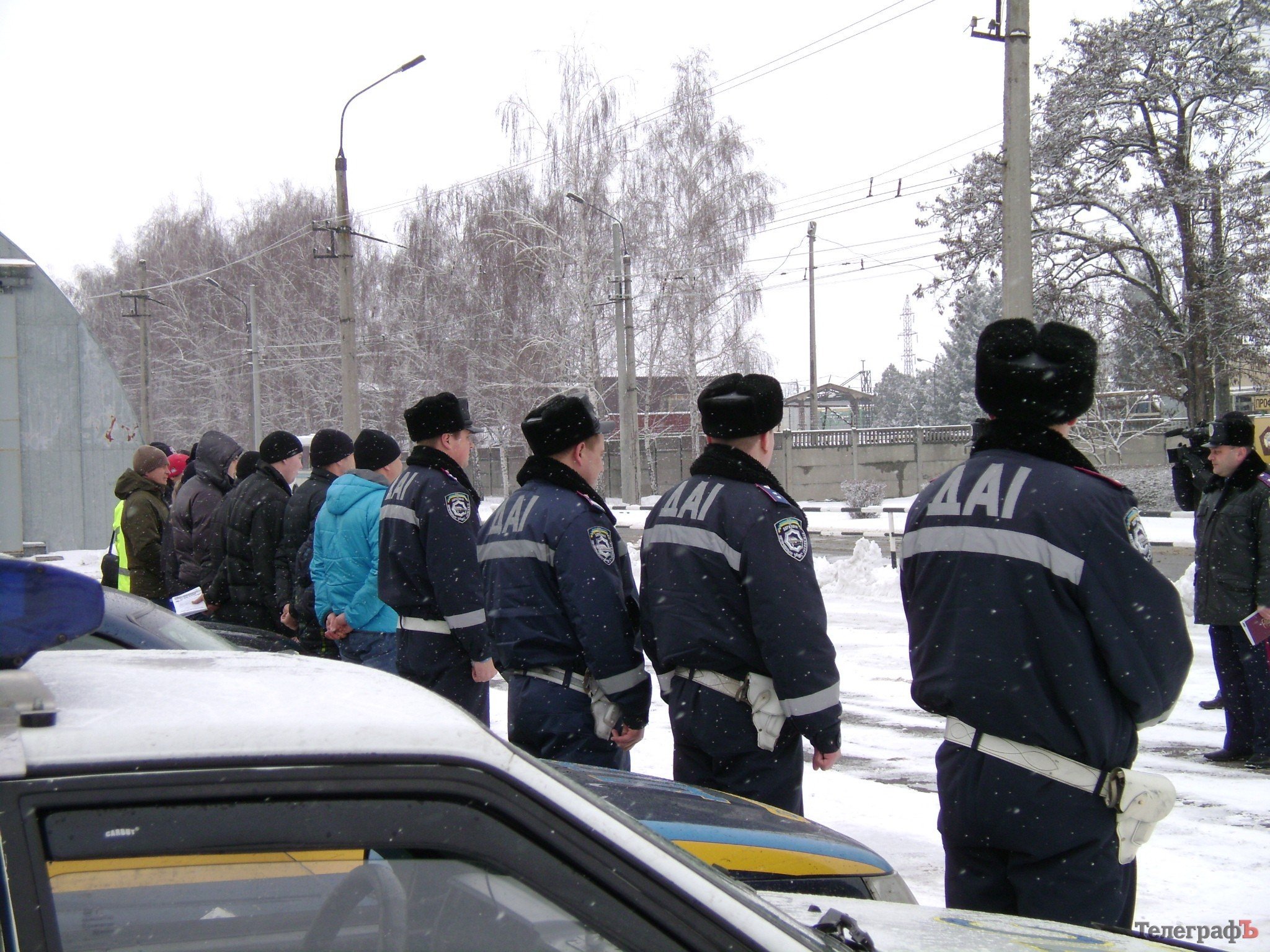 В Кременчуге автолюбители и ГАИ призывали водителей и пешеходов не нарушать ПДД (ФОТО, ВИДЕО) В Кременчуге автолюбители и ГАИ призывали водителей и пешеходов не нарушать ПДД (ФОТО, ВИДЕО)
