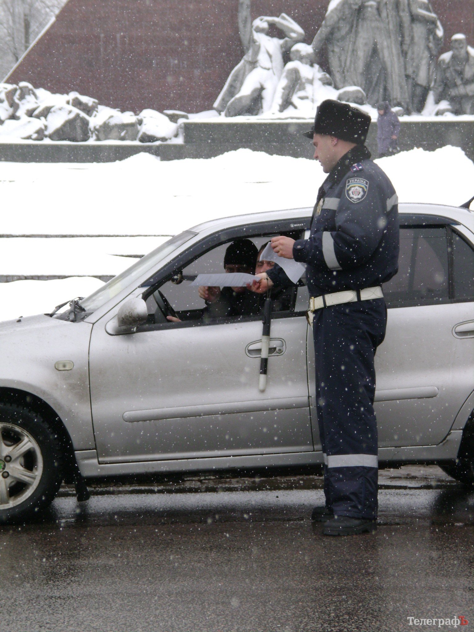 В Кременчуге автолюбители и ГАИ призывали водителей и пешеходов не нарушать ПДД (ФОТО, ВИДЕО) В Кременчуге автолюбители и ГАИ призывали водителей и пешеходов не нарушать ПДД (ФОТО, ВИДЕО)