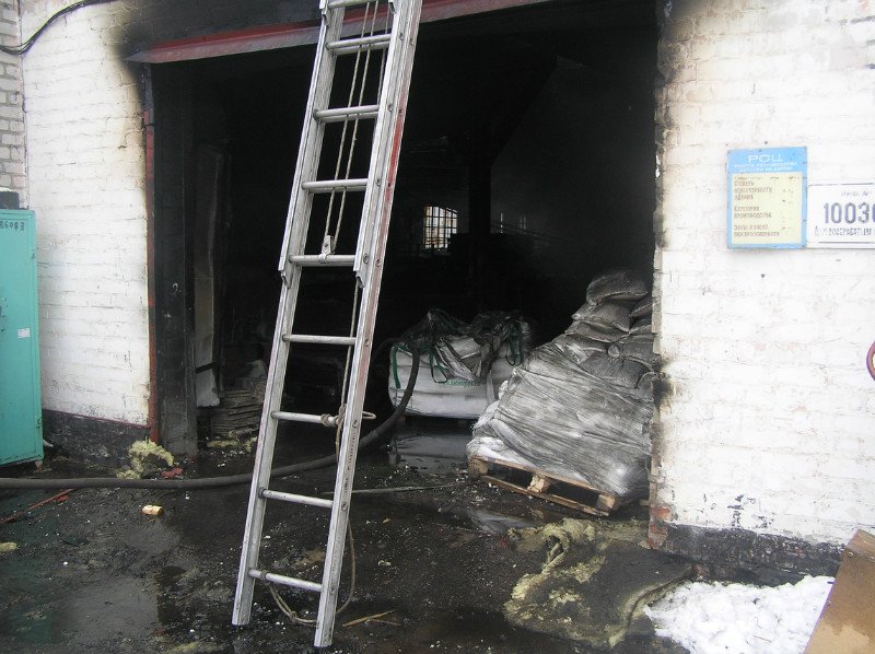 Фотоотчет: Это все, что осталось после пожара от ремонтно-строительного цеха Крюковского вагоностроительного завода Фотоотчет: Это все, что осталось после пожара от ремонтно-строительного цеха Крюковского вагоностроительного завода