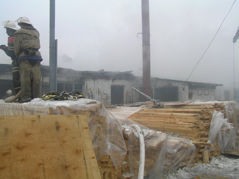 Фотоотчет: Это все, что осталось после пожара от ремонтно-строительного цеха Крюковского вагоностроительного завода Фотоотчет: Это все, что осталось после пожара от ремонтно-строительного цеха Крюковского вагоностроительного завода