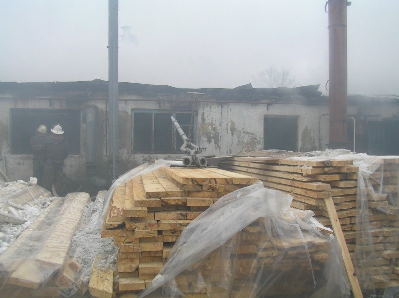 Фотоотчет: Это все, что осталось после пожара от ремонтно-строительного цеха Крюковского вагоностроительного завода Фотоотчет: Это все, что осталось после пожара от ремонтно-строительного цеха Крюковского вагоностроительного завода