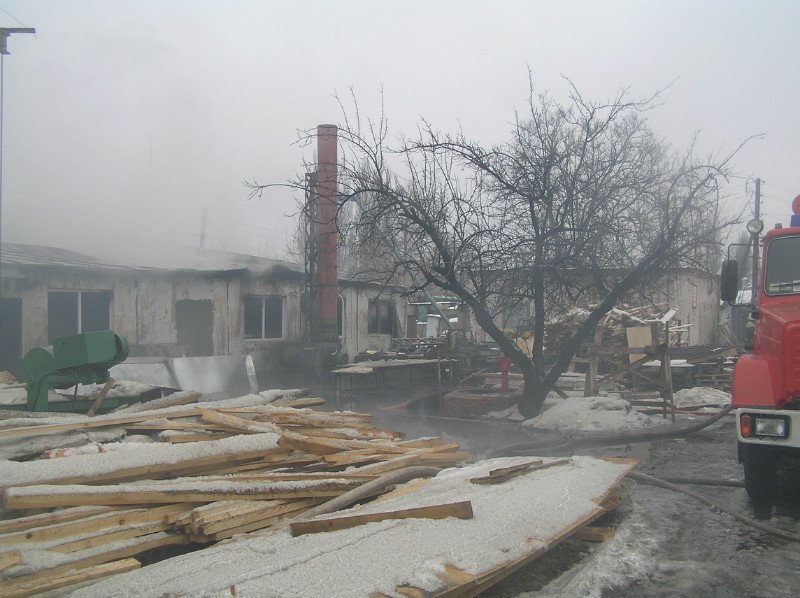 Фотоотчет: Это все, что осталось после пожара от ремонтно-строительного цеха Крюковского вагоностроительного завода Фотоотчет: Это все, что осталось после пожара от ремонтно-строительного цеха Крюковского вагоностроительного завода