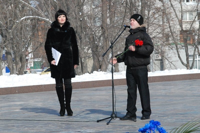 Кременчужане принесли цветы Кобзарю (ФОТО) Кременчужане принесли цветы Кобзарю (ФОТО)