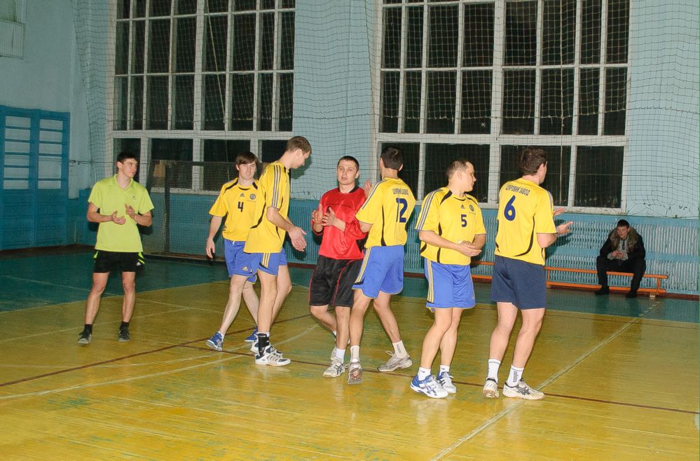 ВОЛЕЙБОЛ. Чемпионат Кременчуга. «Радаловка» - чемпион. ВОЛЕЙБОЛ. Чемпионат Кременчуга. «Радаловка» - чемпион.