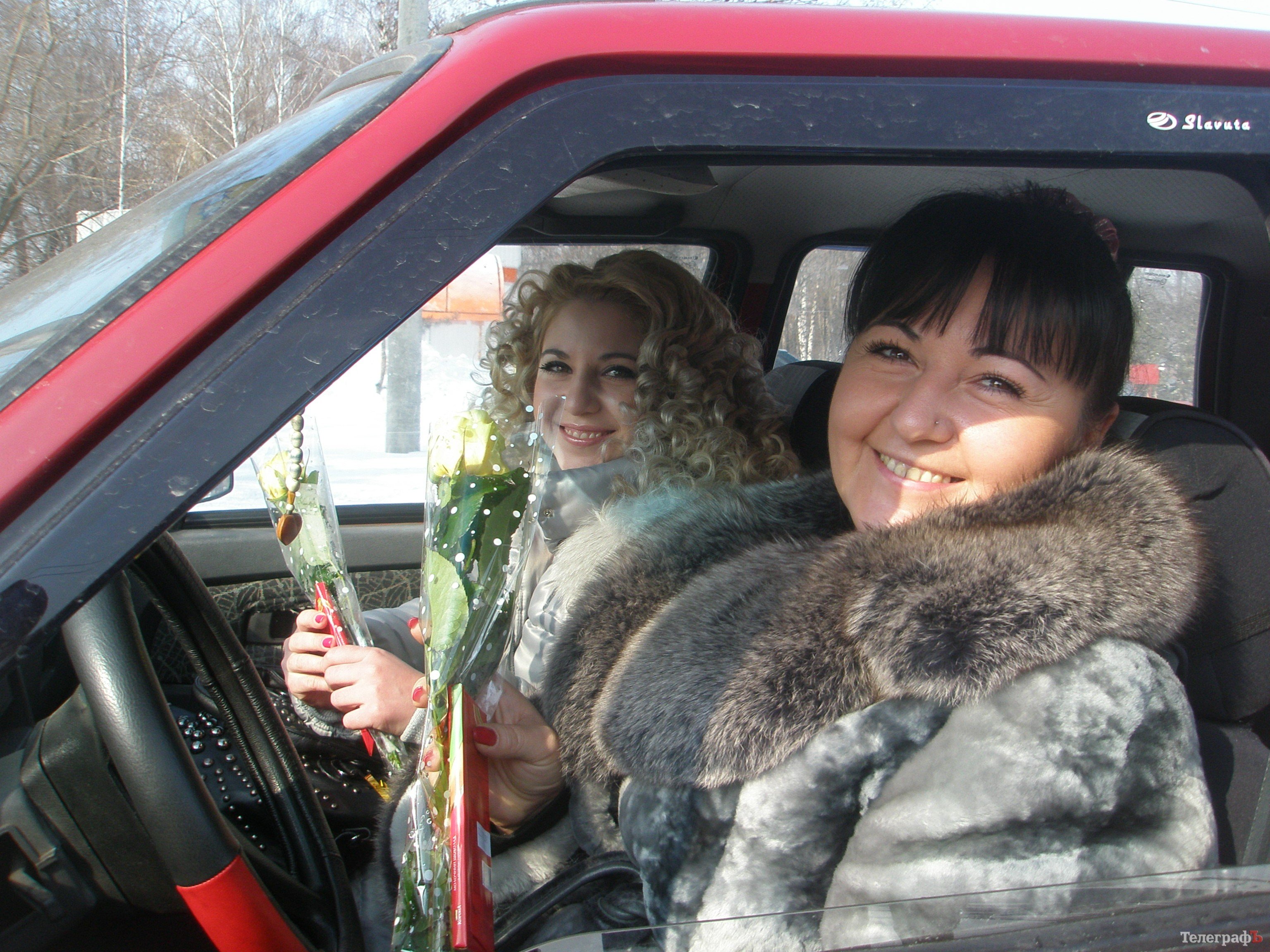 В Кременчуге инспекторы ГАИ поздравили женщин-водителей с 8 Марта (ФОТО) В Кременчуге инспекторы ГАИ поздравили женщин-водителей с 8 Марта (ФОТО)