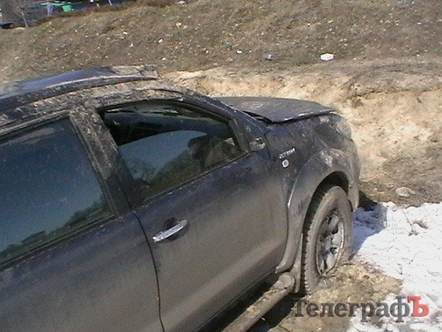 В Кременчуге перевернулся внедорожник Toyota Fortuner: пострадала кременчужанка (ФОТО) В Кременчуге перевернулся внедорожник Toyota Fortuner: пострадала кременчужанка (ФОТО)