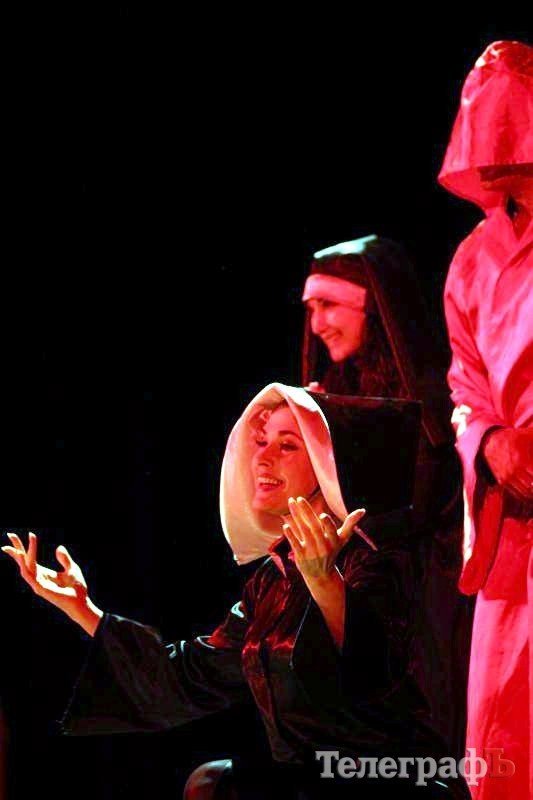 В кременчугском ГДК собирали «подаяние» для Ольги Сумской (ФОТОРЕПОРТАЖ) В кременчугском ГДК собирали «подаяние» для Ольги Сумской (ФОТОРЕПОРТАЖ)