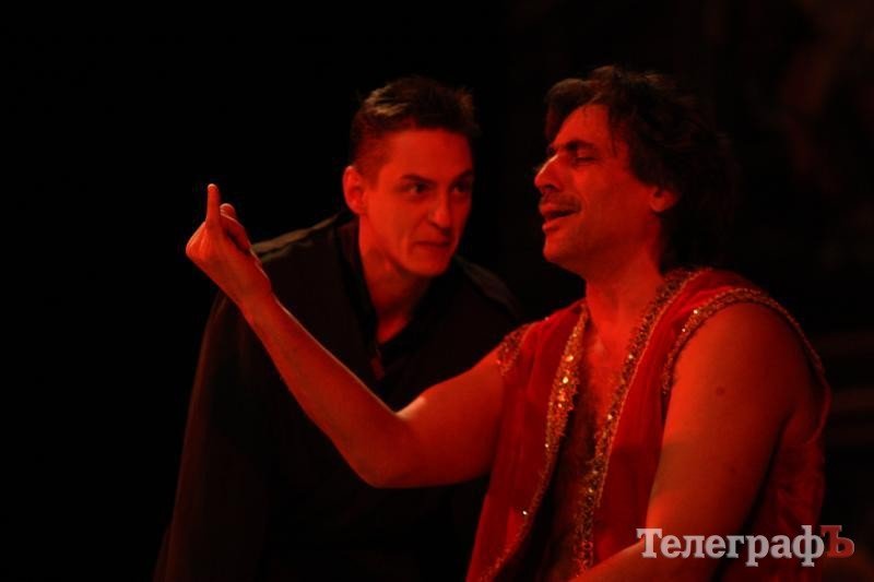 В кременчугском ГДК собирали «подаяние» для Ольги Сумской (ФОТОРЕПОРТАЖ) В кременчугском ГДК собирали «подаяние» для Ольги Сумской (ФОТОРЕПОРТАЖ)