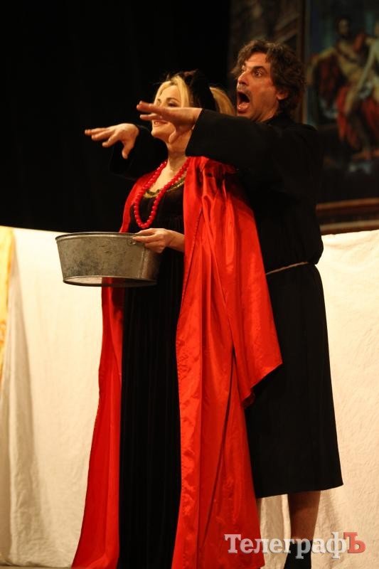 В кременчугском ГДК собирали «подаяние» для Ольги Сумской (ФОТОРЕПОРТАЖ) В кременчугском ГДК собирали «подаяние» для Ольги Сумской (ФОТОРЕПОРТАЖ)