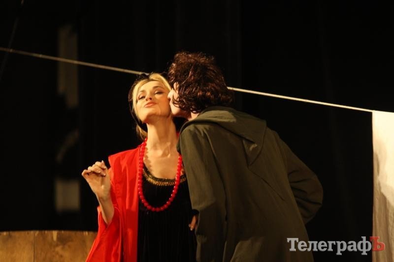 В кременчугском ГДК собирали «подаяние» для Ольги Сумской (ФОТОРЕПОРТАЖ) В кременчугском ГДК собирали «подаяние» для Ольги Сумской (ФОТОРЕПОРТАЖ)